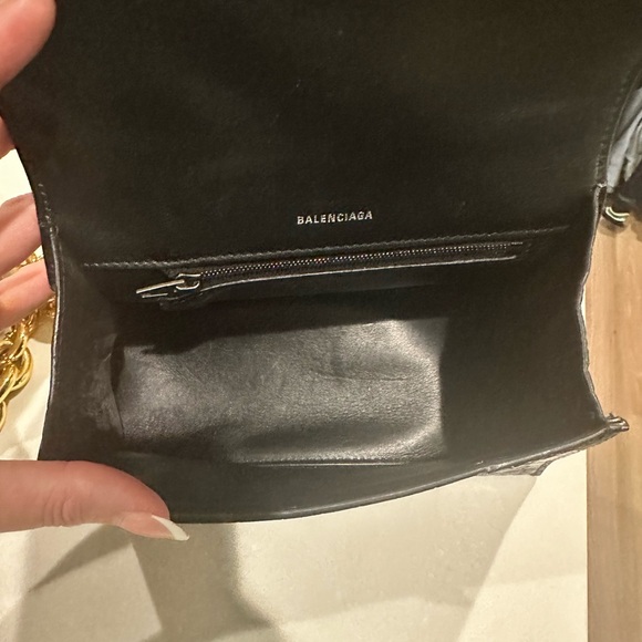 Croc-Embossed Hourglass Small Top Handle Bag - Picture 8 of 8